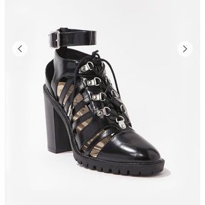 Caged lace up booties😋